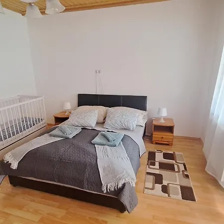 Beno شقة Kőröshegy